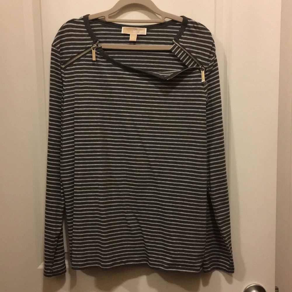 Michael Kors long sleeved T-shirt NWOT size XL
